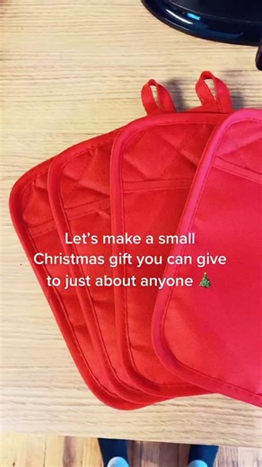 Cricut Tutorials on Instagram: "😍 Check the link in my bio to get our Huge SVG Bundle 🫶 More than 200K SVGs and Fonts are waiting you! Get them now 🎅 Small Christmas gift for just about anyone. 🎄🎅🏻 #christmas #christmasgift #cricutmade #christmasgiftdiy #christmasbaking #christmascookies"