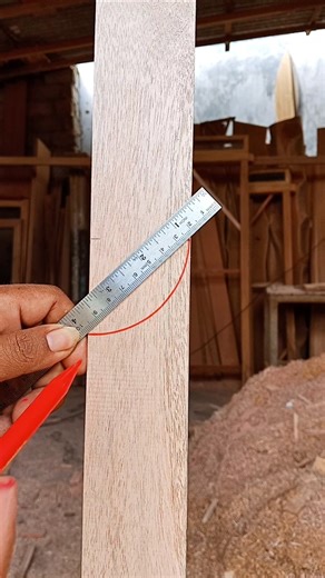 Tricks for cutting wood at a 45-degree angle. 👍#woodworking #carpenter #creative #tricks #wood #tips
