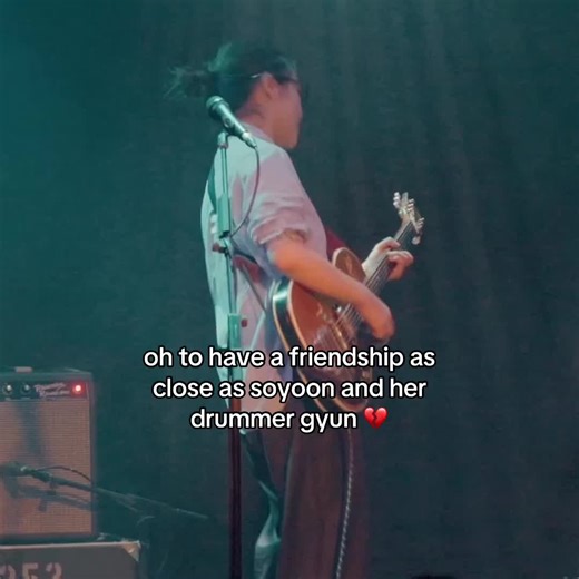 Friendship Moments: Soyoon and Gyun's Day 1 Bond