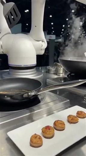 A Robot Cooking a Full Meal #robotchef #robotcooking #airobot #innovation
