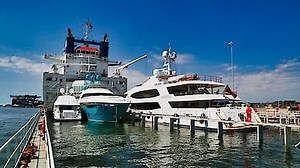 Watch Mega Transports Season 1 Episode 1 - Superyachts