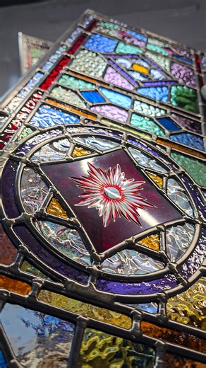 I had those gorgeous little 'brilliant cut' red starbursts out on this stained glass door project ✨️ Such pretty windows for Anne and David 🙌 Victorian inspired traditional stained glass ❤️ #stainedglass #stainedglassart #crafts #glassart #fblifestyletyle | Light Leaded Designs