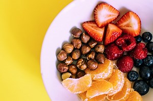 🍎¿Qué son los snacks? Tips y ejemplos saludables [2024]