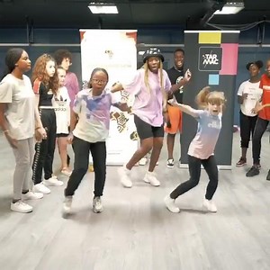 1.6M views · 50K reactions | Onde estão os meus angolanos ?  Music : @preto__show Ta baixar Dancer : @anae2mad @tyty_anna  : @blck_pnda_productions ——————————————————— Event : Summer Workshops Afrohousebelgium & Tarmac ! Vous pouvez encore vous inscrire pour les prochaines sessions d’été ! Ceci était le niveau avancé ! Envoyez un mail à afrohousebelgium@gmail.com pour vous inscrire ! | Jeny Bsg | Facebook