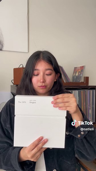 Little vinyl haul from @Vertigo Vinyl ! Featuring the 1975’s debut album and their Japanese Singles boxset! #the1975 #vinyl #vinyltok #vinylrecord #vinylrecords #vinylunboxing #vinylhaul