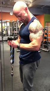 💪 All Rope Arm Workout 💪 No need to move anywhere in the gym with this epic arm workout. All you need is a rope and one cable attachment. The pump was wicked with this one! ✳️ 3 sets of each exercise ✳️ 8-12 reps with each set ✳️ Rest between sets: 90-seconds Keep training smart and focus on your goals. 2024 is your year! 👉 Get Jacked After 30: https://app.renshawspt.com | Renshaw's Personal Training
