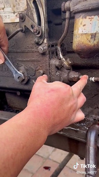 Engine Maintenance Tips for Beginners