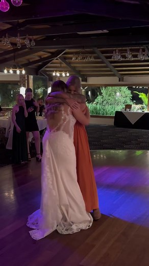 Bless the broken road, that lead you to him…🫶🏼 #wedding #bride #bridesmaid #blessthebrokenroad @Tess Paige