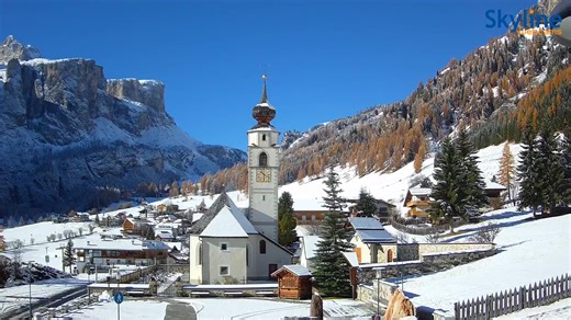 And at last, the magic of snow has arrived in #Colfosco... ❄️ The white blanket has transformed the Dolomites into a true winter wonderland! | SkylineWebcams