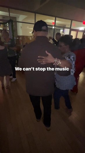 Look at them dance | The Real salsa dancers club