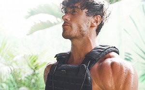 Owen Harrison徒手训练穿个负重背心真的很不错