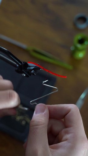 Simple San Juan Worm Fly Tying Tutorial in 60 Seconds