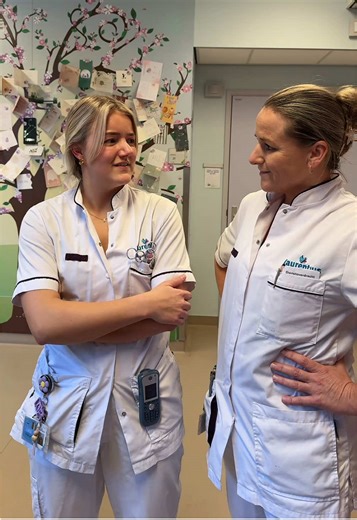 POV: De 1e lijns verloskundige wil weten of er een open verloskamer beschikbaar is ✨