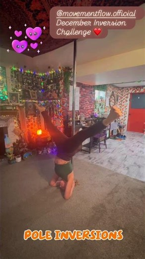 December Inversion Challenge: Super Fit Grandma’s Pole Headstand Splits! 🤸‍♀️🔥