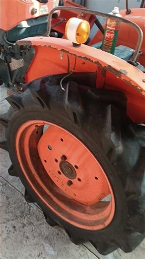 The Kubota L2201 tractor is very durable and affordable.