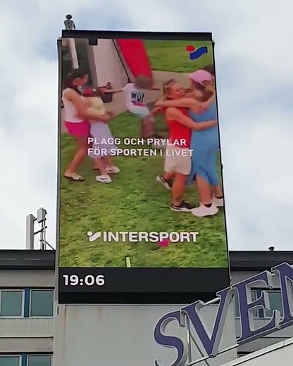 This Billboard Ad Grabs Instant Attention | Power of Creative Outdoor Advertising