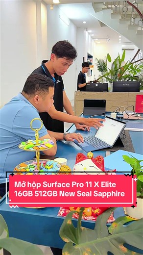 Mở hộp Surface Pro 11 X Elite 16GB 512GB New Seal Sapphire #surfacehcm #surface #pro11 #sapphire #surfacecuhcm @Surface Cũ HCM HN chính hãng @Surface Cũ Hà Nội HCM