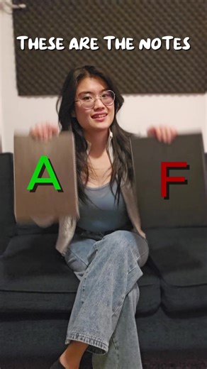 Two different note-taking and studying methods. Which one do you do? #college #unilife #exams #student #studytok