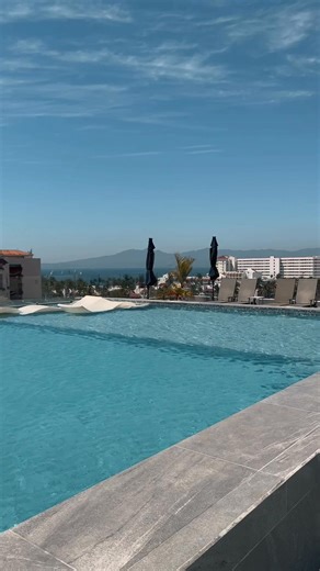 Vive la armonía perfecta entre lujo, confort y naturaleza. Quinta San Miguel te ofrece un estilo de vida exclusivo dentro de uno de los desarrollos más destacados de Nuevo Vallarta, con amenidades de primer nivel y una ubicación privilegiada. 🏡 Características: ✔️ Amplios espacios con diseño contemporáneo ✔️ Áreas verdes, alberca y zonas recreativas ✔️ Seguridad 24/7 ✔️ Cercanía a playas, restaurantes y centros comerciales 💰 Una inversión inteligente en la Riviera Nayarit — donde cada día se d