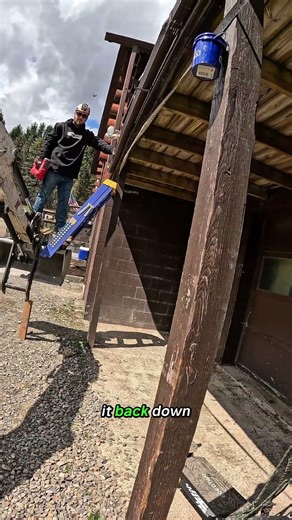 Every job is a two man job apparently #funny #humor #construction