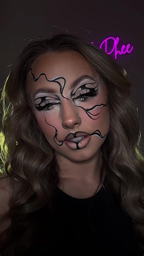 Inky ✍🏼 Tutorial coming #avantgardemakeup #creativemakeupinspo #graphicliner