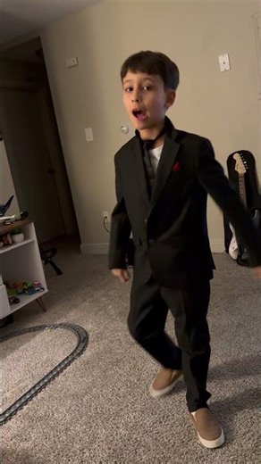 How to do moon walk and 45 degree Michael Jackson pls sub and like