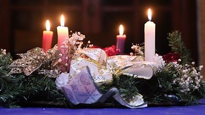Advent Wreath Advent Crown Christian Tradition Stock Footage Video (100% Royalty-free) 1043392342 | Shutterstock