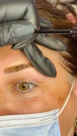 Microblading + Microshading : Des sourcils parfaits pour une tenue longue durée
