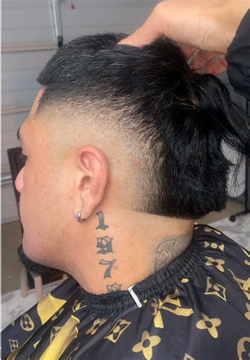 slap your clients barbers! 😂 #barber #wahls #fyp