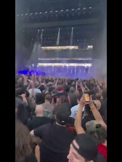 KORN CONCERT CROWD SURFING AT METLIFE STADIUM AUGUST 27 , 2025 #korn # systemofadown