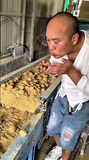 Man Secretly Swaps Raw Egg and Reveals a Fake One That Looks Completely Real 😱