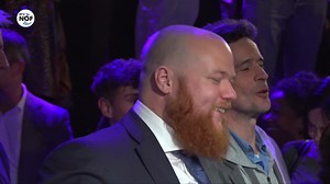 Aant Jelle Soepboer uit Nijewier komt zo goed als zeker in de Tweede Kamer. De partij Nieuw Sociaal Contract haalt volgens de laatste verkiezingsuitslagen rond de twintig plekken in de Tweede Kamer. https://www.rtvnof.nl/aant-jelle-soepboer-naar-den-haag-geweldich-20-sitten-ut-it-niks/ | RTV NOF - Noordoost Friesland