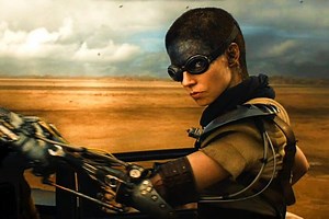 'Furiosa', la película de la saga Mad Max con Chris Hemsworth de villano y una salvaje Anya Taylor-Joy estrena un nuevo tráiler frenético