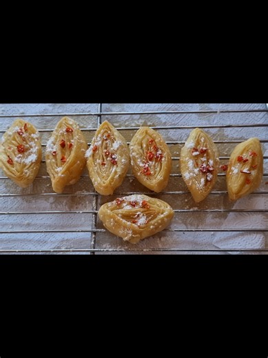 Crispy and Flaky Banana Puri/Khaja Recipe