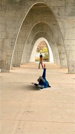 Let s still go head-to-head#Abstract#Performance art#Alien standing doll#doy Nine Saints