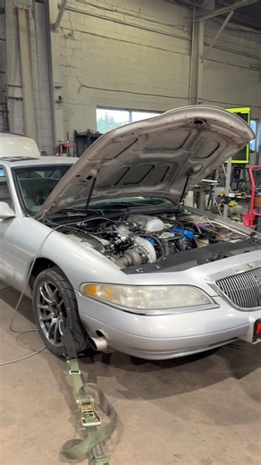 Grandpa’s Lincoln is on the GIGGLE GAS. Holley NOS Nitrous Oxide Systems | Tony Angelo