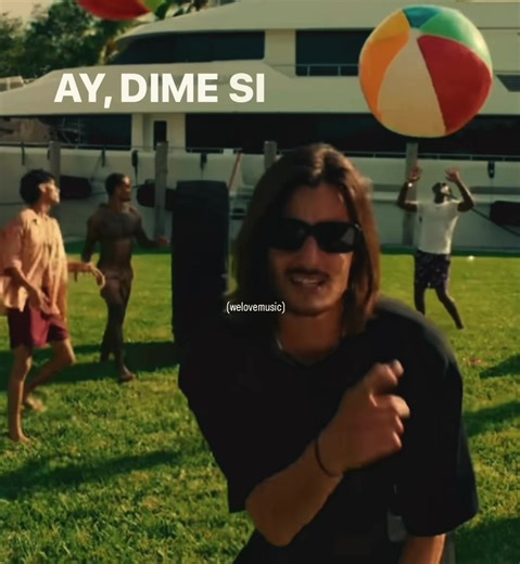 Tiene miedito o qué? #musica #ovyonthedrums #karolg #spotify #applemusic