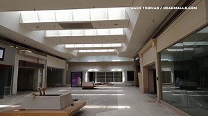 Stranger Things - Mall