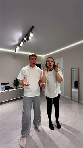 happy vibes — cat mode: pool day (with water)! 🏊‍♀️🐱