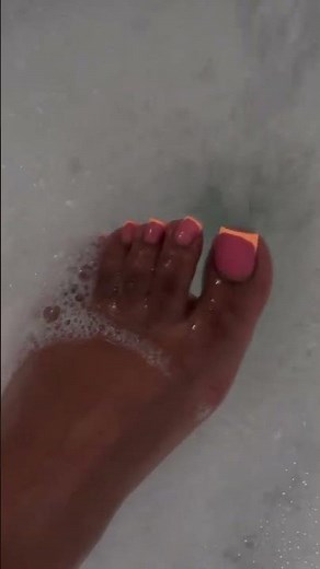 Grace. Beauty. Barefoot – Women & Beautiful Feet