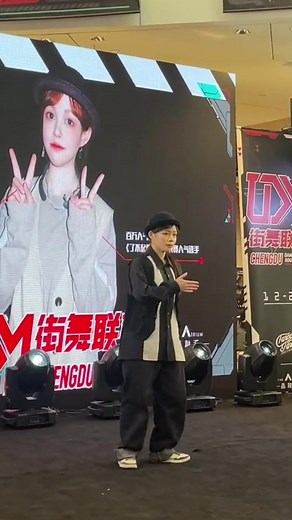 芭比与舞社的奇妙邂逅