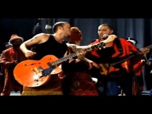 Athena - 12 Dev Adam | Müzik Klip