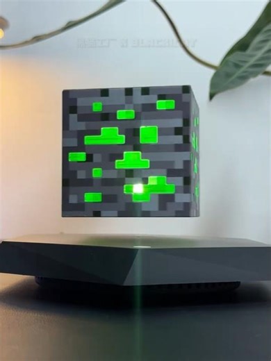 Bringing diamond ore home from Minecraft! The magnetic levitation ore lamp is so cool! #Minecraft#MC