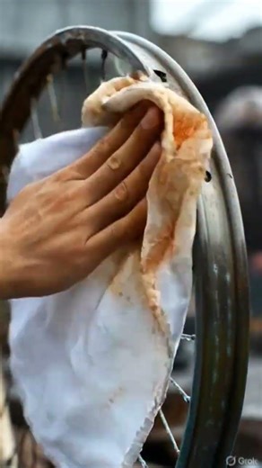 This Rusty Bicycle Rim Was Completely Destroyed… Watch This! 😱