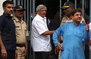 सीताराम येचुरी ने सुप्रीम कोर्ट से बयां की श्रीनगर दौरे की आपबीती, केंद्र को मिला नोटिस