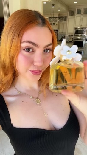 Mother's Day Gift Surprise with Daisy Eau de Toilette Fragrance