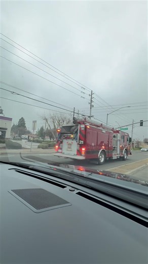 *HEAVY Q+AIRHORN* MST/SSL Engine 5 Engine 9 and Engine 21 responding code 3 #firetruck #fireservice