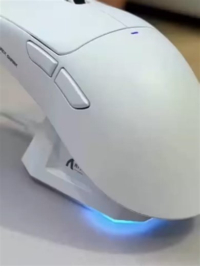 🔥 Extreme precision in the palm of your hand! 🔥 The Attack Shark X11 🦈 is the mouse that redefines gaming: ultralight (63g), wireless, and with a 22,000 DPI PixArt sensor 🎯 for precise and fluid movements. ⚡ Limitless performance: ✅ Tri-mode connectivity (2.4GHz, Bluetooth, and wired) ✅ Fast magnetic charging with RGB lighting ⚡🌈 ✅ 350 IPS for incredible speed ✅ Ergonomic and lightweight design for long sessions 🏆 Dominate the battlefield with this mouse that combines power and speed. #Att