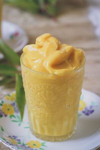 Anti-Inflammatory Smoothie - so simple and tropical - VIDEO! | Honest & Tasty