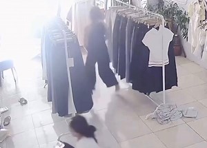 "The mouse got more scared than the woman!" 🐭🐭😄 | AKVARYUM Bilgi Paylasim